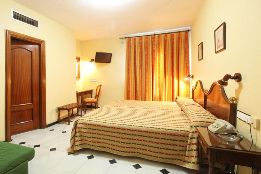 El Cisne Hotel Cordoba Room photo